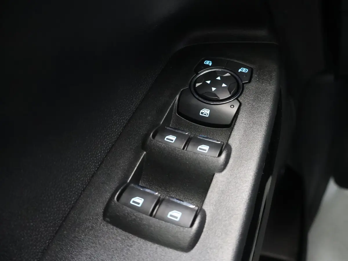 1.0 EcoBoost Titanium | Trekhaak | Cruise Control | Climate Control | Apple Carplay / Android Auto |