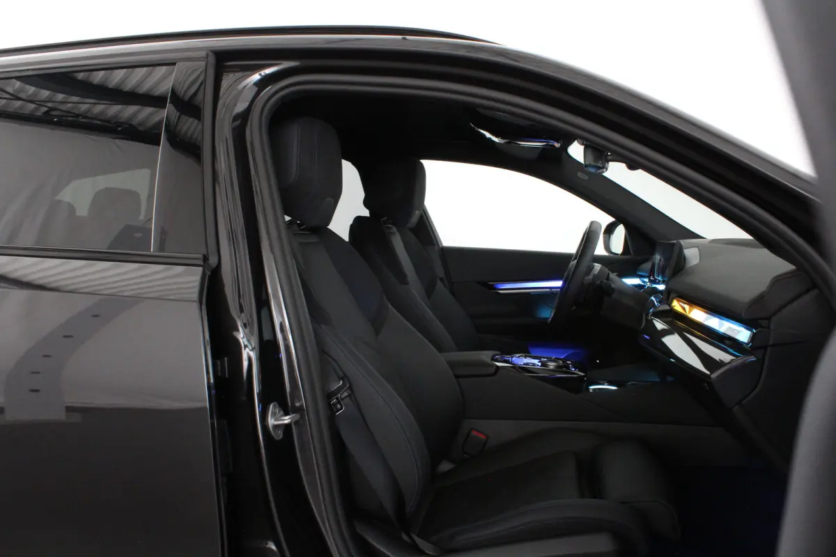 530e xDrive M Sport > Trekhaak/20inch/Head-up/Shadow-Line/360 camera/H&K