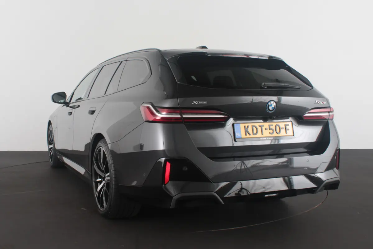 530e xDrive M Sport > Trekhaak/20inch/Head-up/Shadow-Line/360 camera/H&K