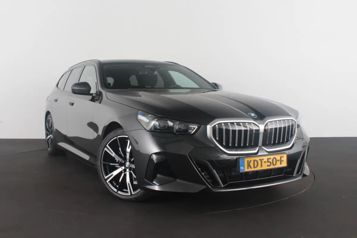 530e xDrive M Sport > Trekhaak/20inch/Head-up/Shadow-Line/360 camera/H&K