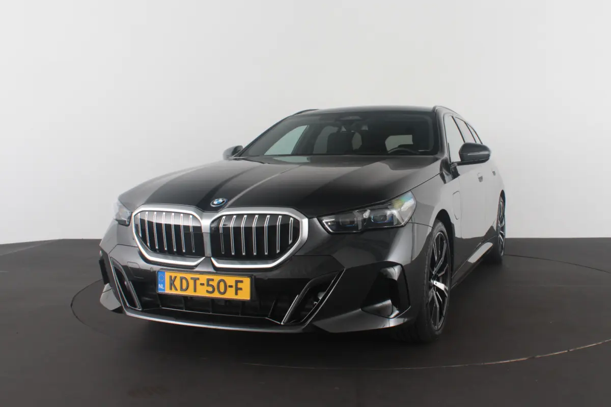 530e xDrive M Sport > Trekhaak/20inch/Head-up/Shadow-Line/360 camera/H&K
