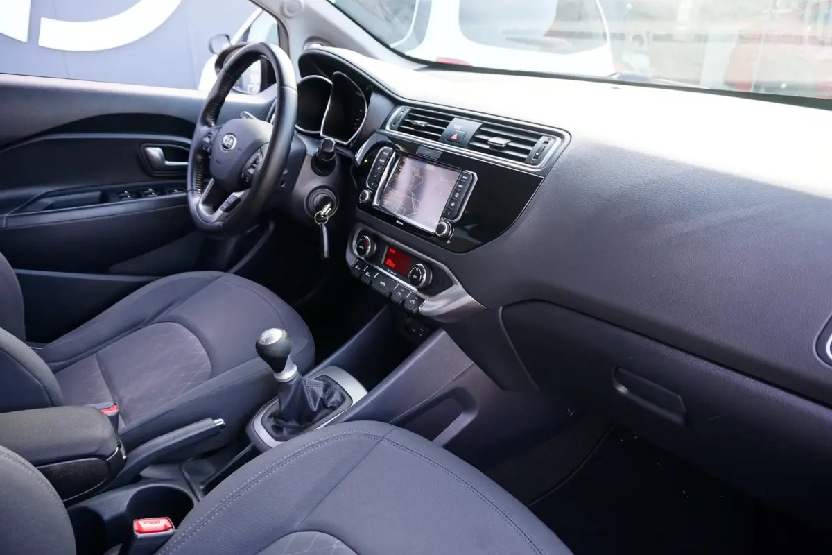 1.2 CVVT DynamicLine + CAMERA / CLIMATE CONTROL / LMV