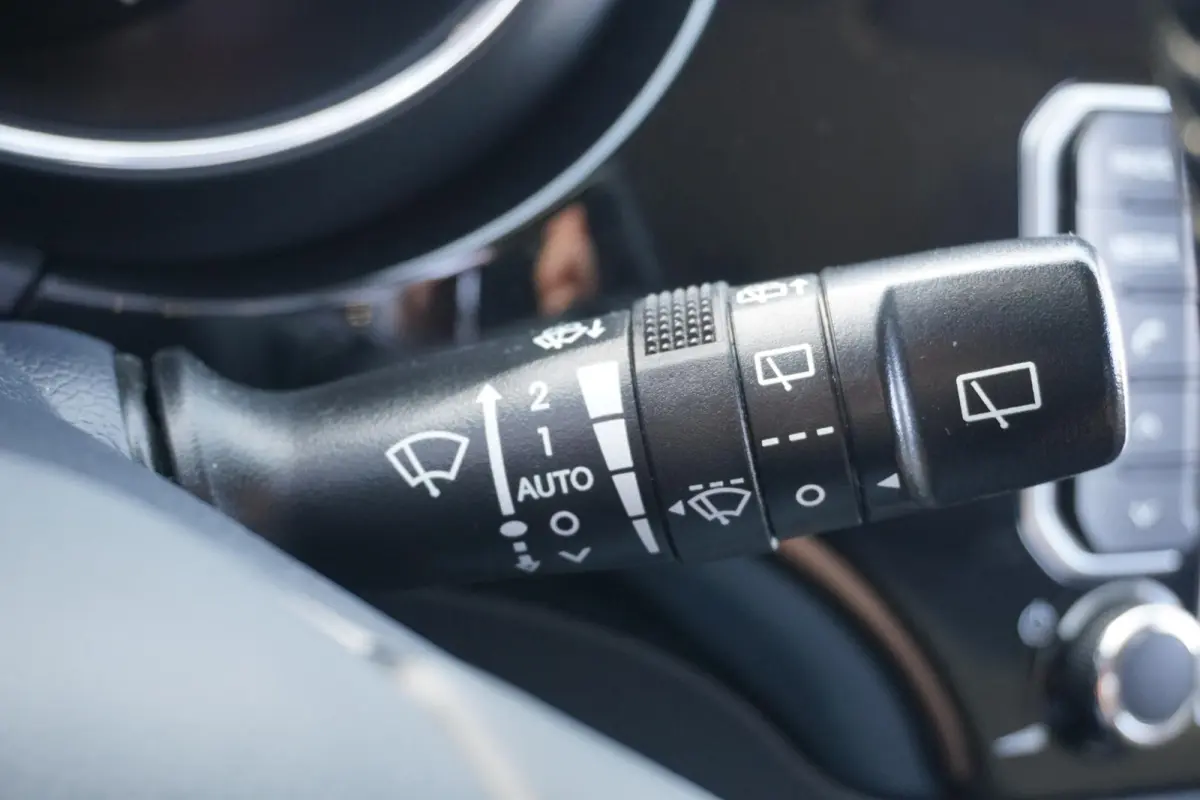 1.2 CVVT DynamicLine + CAMERA / CLIMATE CONTROL / LMV