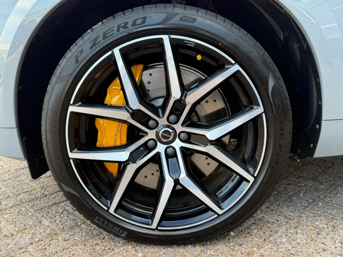 2.0 T8 Plug-in-hybrid AWD Polestar Engineered | SOH 98% | Pano | Surround View | Akebono | Öhlins | BTW