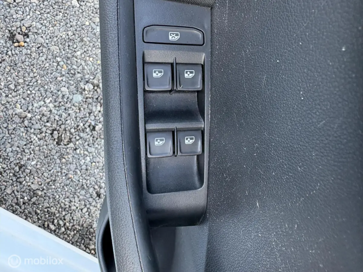 1.0 TSI Style "AIRCO+CRUISE+NAVI+TREKHAAK"