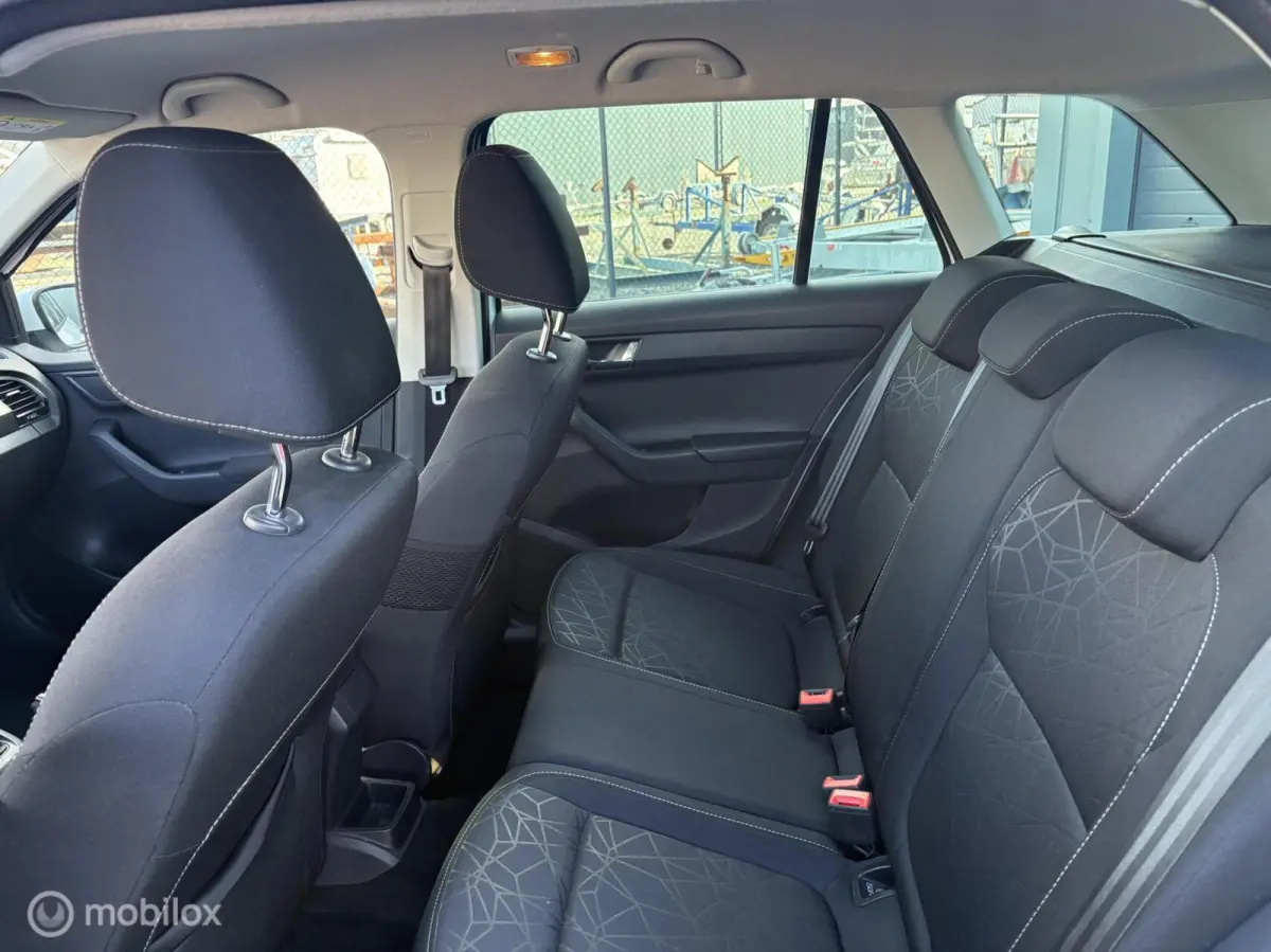 1.0 TSI Style "AIRCO+CRUISE+NAVI+TREKHAAK"