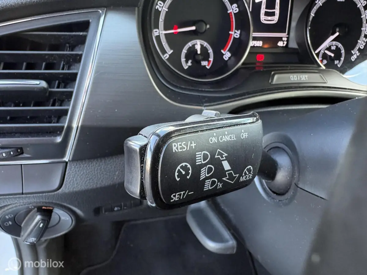 1.0 TSI Style "AIRCO+CRUISE+NAVI+TREKHAAK"