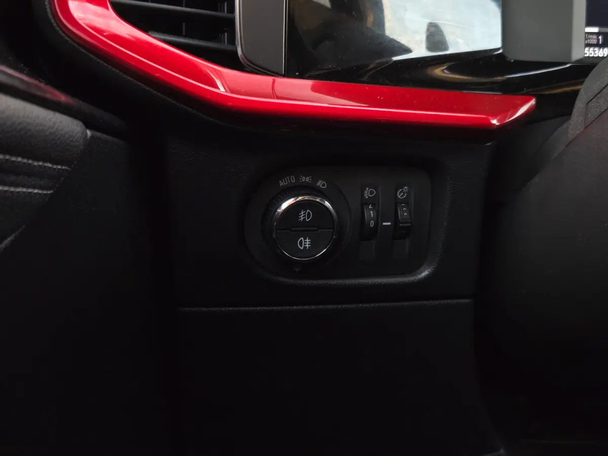 1.2 Turbo Ultimate Cruise control / Dab / Voorstoelen verwarmd / stuurwiel verwarmd