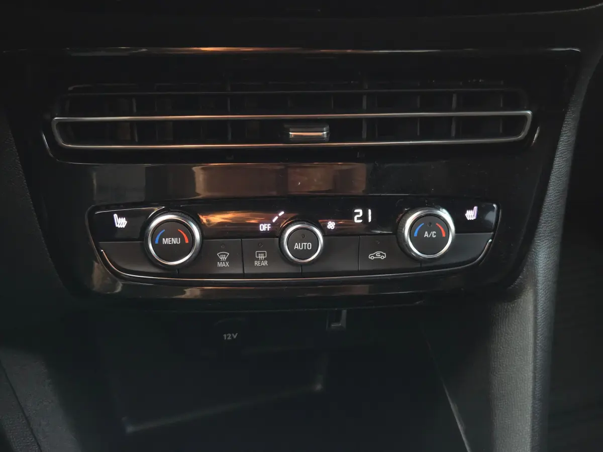 1.2 Turbo Ultimate Cruise control / Dab / Voorstoelen verwarmd / stuurwiel verwarmd