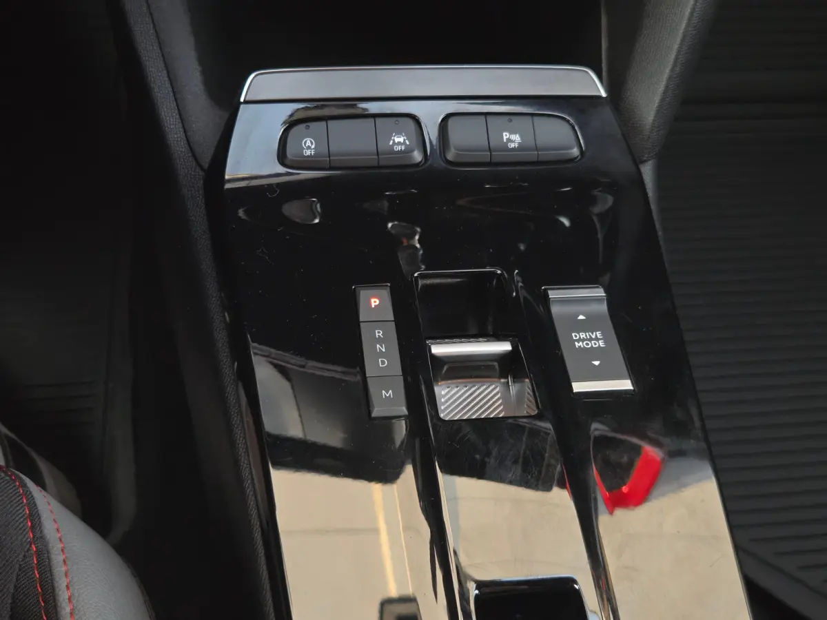 1.2 Turbo Ultimate Cruise control / Dab / Voorstoelen verwarmd / stuurwiel verwarmd