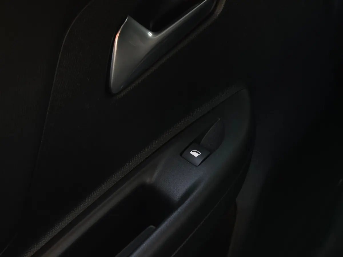 1.2 Turbo Ultimate Cruise control / Dab / Voorstoelen verwarmd / stuurwiel verwarmd