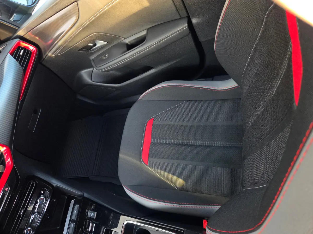 1.2 Turbo Ultimate Cruise control / Dab / Voorstoelen verwarmd / stuurwiel verwarmd
