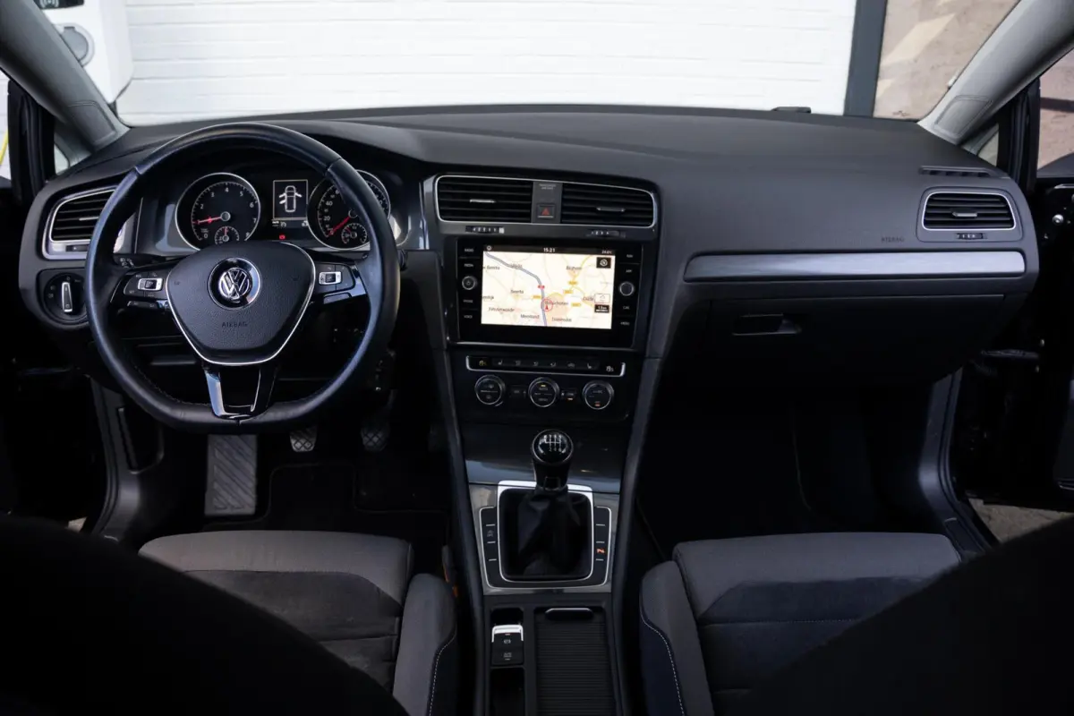7.5 1.0 TSI Comfortline | Org.NL NAP | Massage | CarPlay | Trekhaak | Adaptive Cruise Control | Volledig Onderhouden