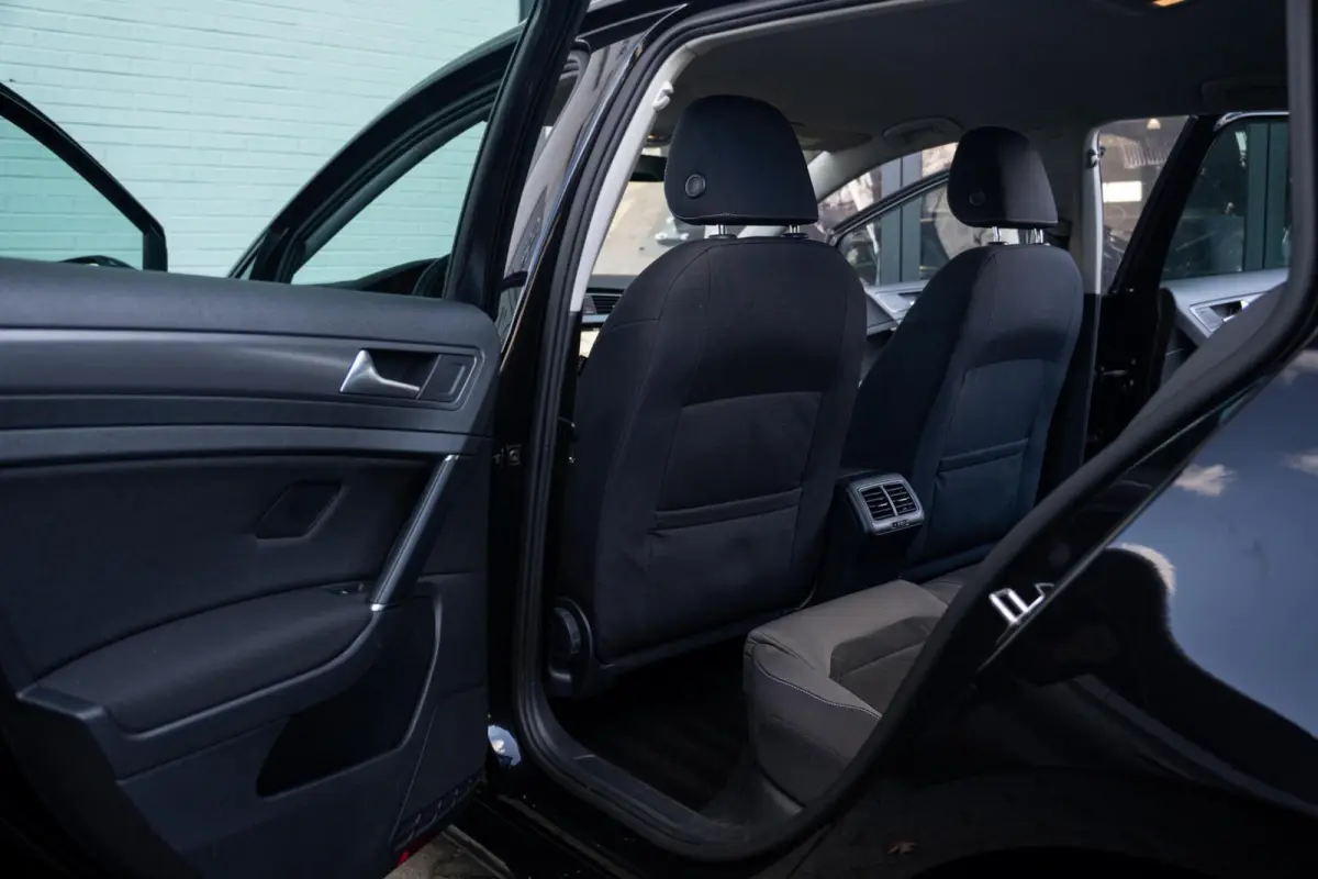 7.5 1.0 TSI Comfortline | Org.NL NAP | Massage | CarPlay | Trekhaak | Adaptive Cruise Control | Volledig Onderhouden