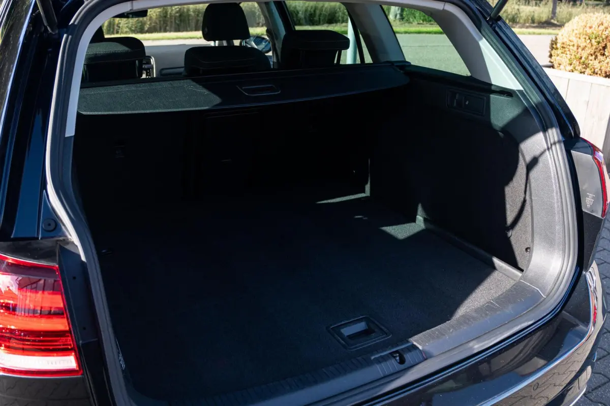 7.5 1.0 TSI Comfortline | Org.NL NAP | Massage | CarPlay | Trekhaak | Adaptive Cruise Control | Volledig Onderhouden