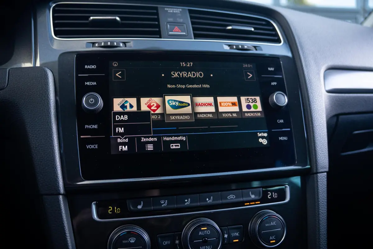 7.5 1.0 TSI Comfortline | Org.NL NAP | Massage | CarPlay | Trekhaak | Adaptive Cruise Control | Volledig Onderhouden