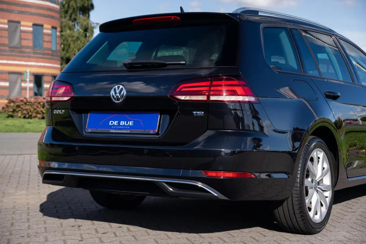 7.5 1.0 TSI Comfortline | Org.NL NAP | Massage | CarPlay | Trekhaak | Adaptive Cruise Control | Volledig Onderhouden