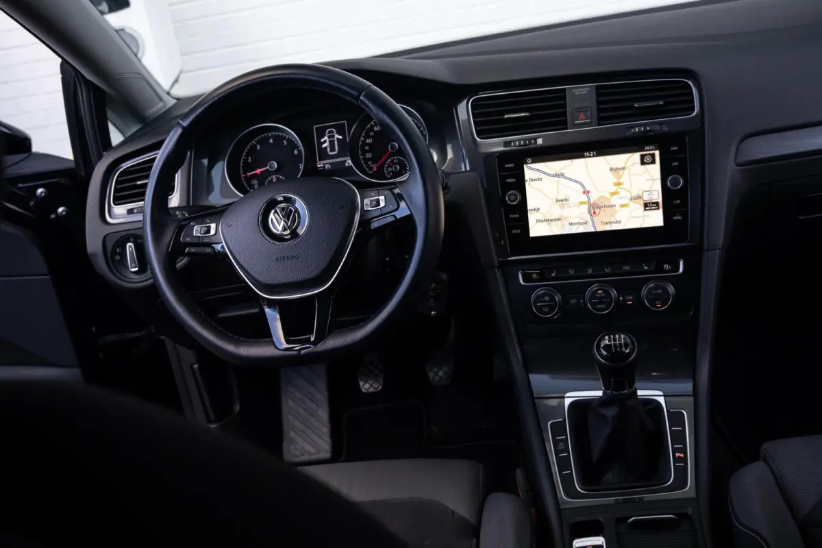 7.5 1.0 TSI Comfortline | Org.NL NAP | Massage | CarPlay | Trekhaak | Adaptive Cruise Control | Volledig Onderhouden
