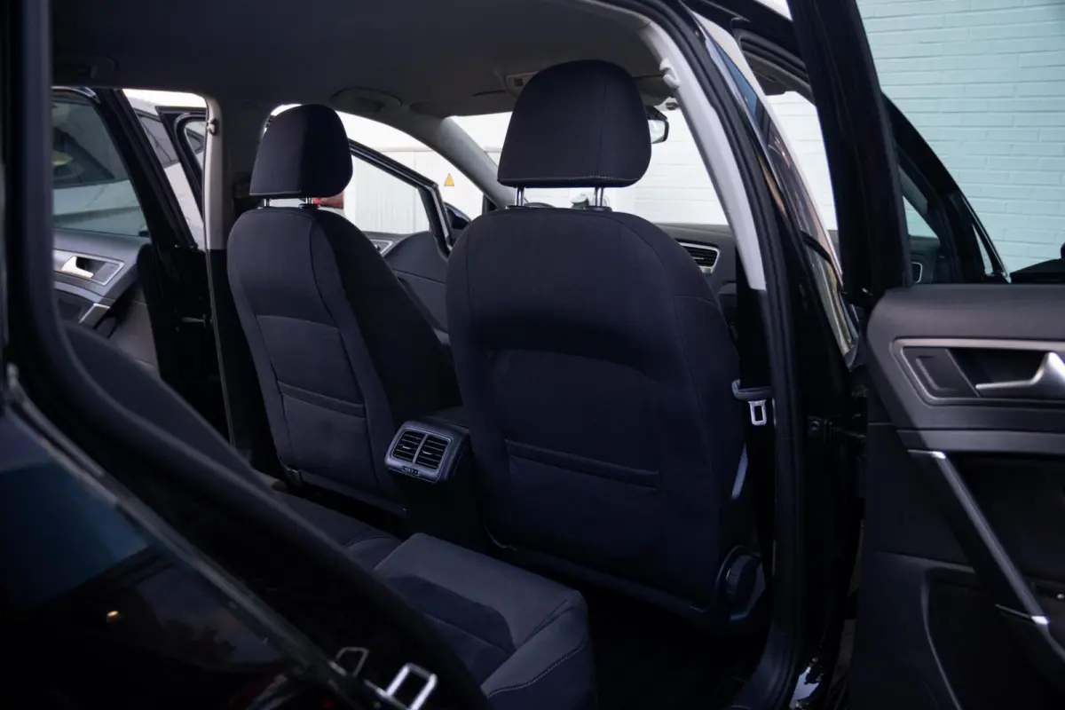 7.5 1.0 TSI Comfortline | Org.NL NAP | Massage | CarPlay | Trekhaak | Adaptive Cruise Control | Volledig Onderhouden