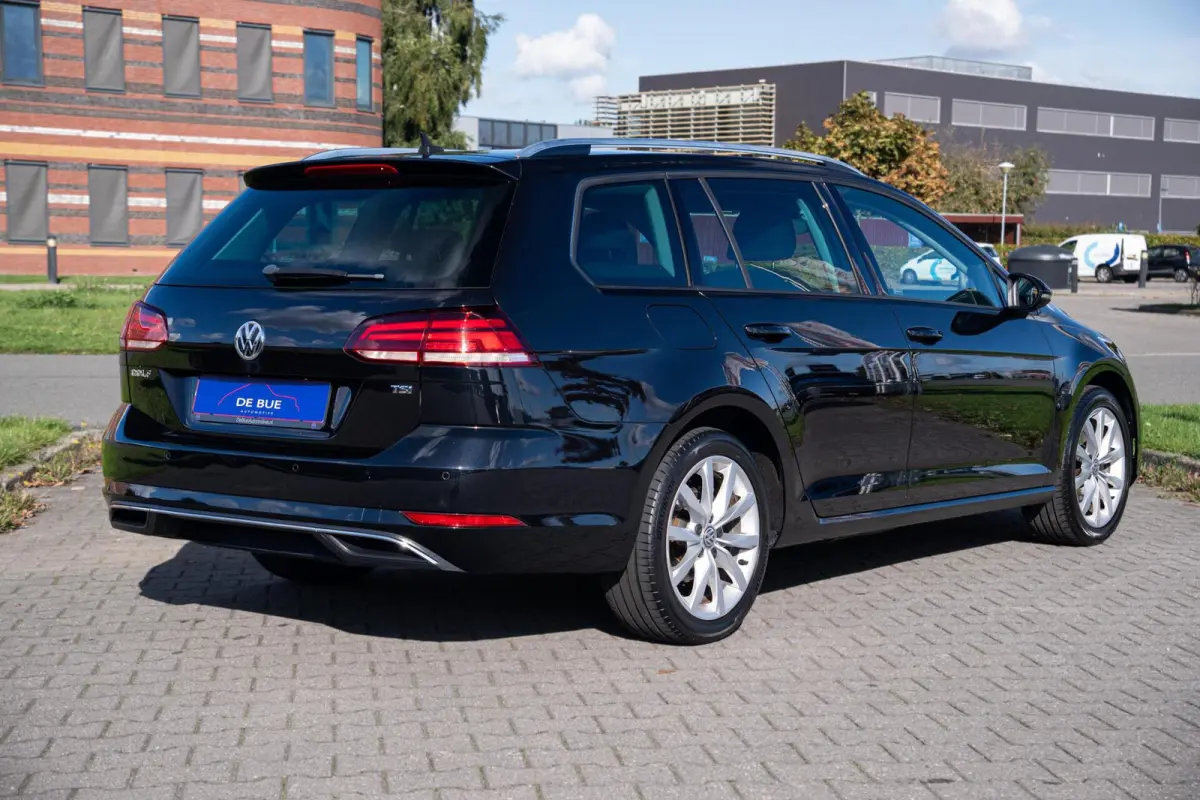 7.5 1.0 TSI Comfortline | Org.NL NAP | Massage | CarPlay | Trekhaak | Adaptive Cruise Control | Volledig Onderhouden