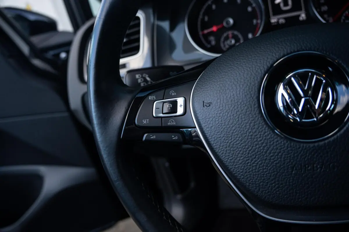7.5 1.0 TSI Comfortline | Org.NL NAP | Massage | CarPlay | Trekhaak | Adaptive Cruise Control | Volledig Onderhouden