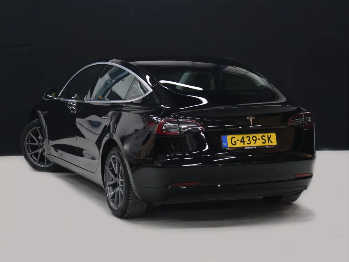 Standard RWD Plus 60 kWh [PANORAMADAK, STOELVERWARMING, NAVIGATIE, DODEHOEKDETECTIE, 18 INCH LMV, CLIMATE, NIEUWSTAAT]