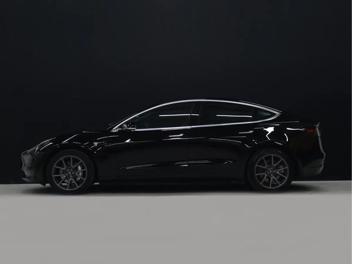 Standard RWD Plus 60 kWh [PANORAMADAK, STOELVERWARMING, NAVIGATIE, DODEHOEKDETECTIE, 18 INCH LMV, CLIMATE, NIEUWSTAAT]