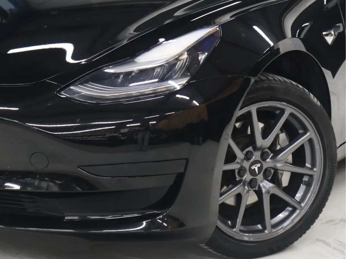 Standard RWD Plus 60 kWh [PANORAMADAK, STOELVERWARMING, NAVIGATIE, DODEHOEKDETECTIE, 18 INCH LMV, CLIMATE, NIEUWSTAAT]