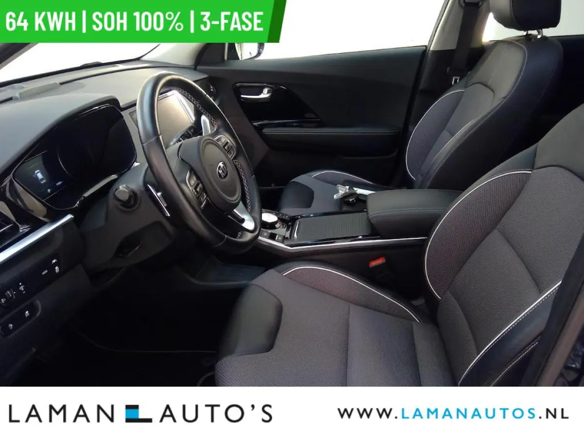 DynamicPlusLine 64 kWh | SOH 100% | 3-fase | Open dak Trekhaak CarPlay ECC Nav ACC 17" LMV LED Camera Metallic | EV Voorschoten