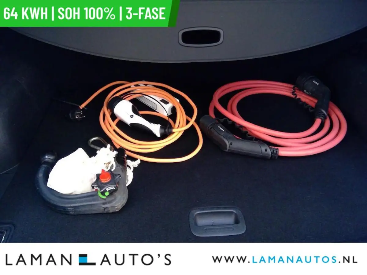 DynamicPlusLine 64 kWh | SOH 100% | 3-fase | Open dak Trekhaak CarPlay ECC Nav ACC 17" LMV LED Camera Metallic | EV Voorschoten