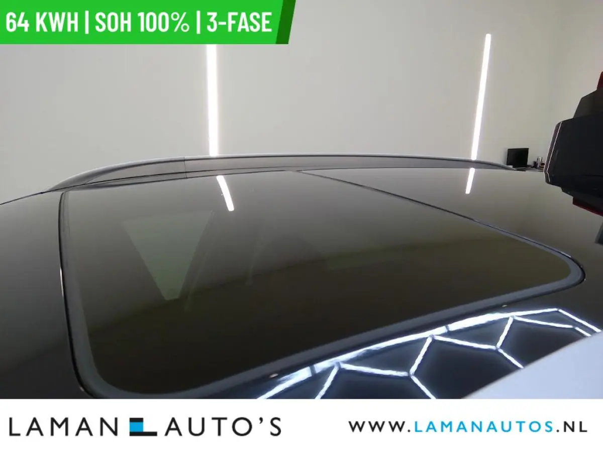 DynamicPlusLine 64 kWh | SOH 100% | 3-fase | Open dak Trekhaak CarPlay ECC Nav ACC 17" LMV LED Camera Metallic | EV Voorschoten