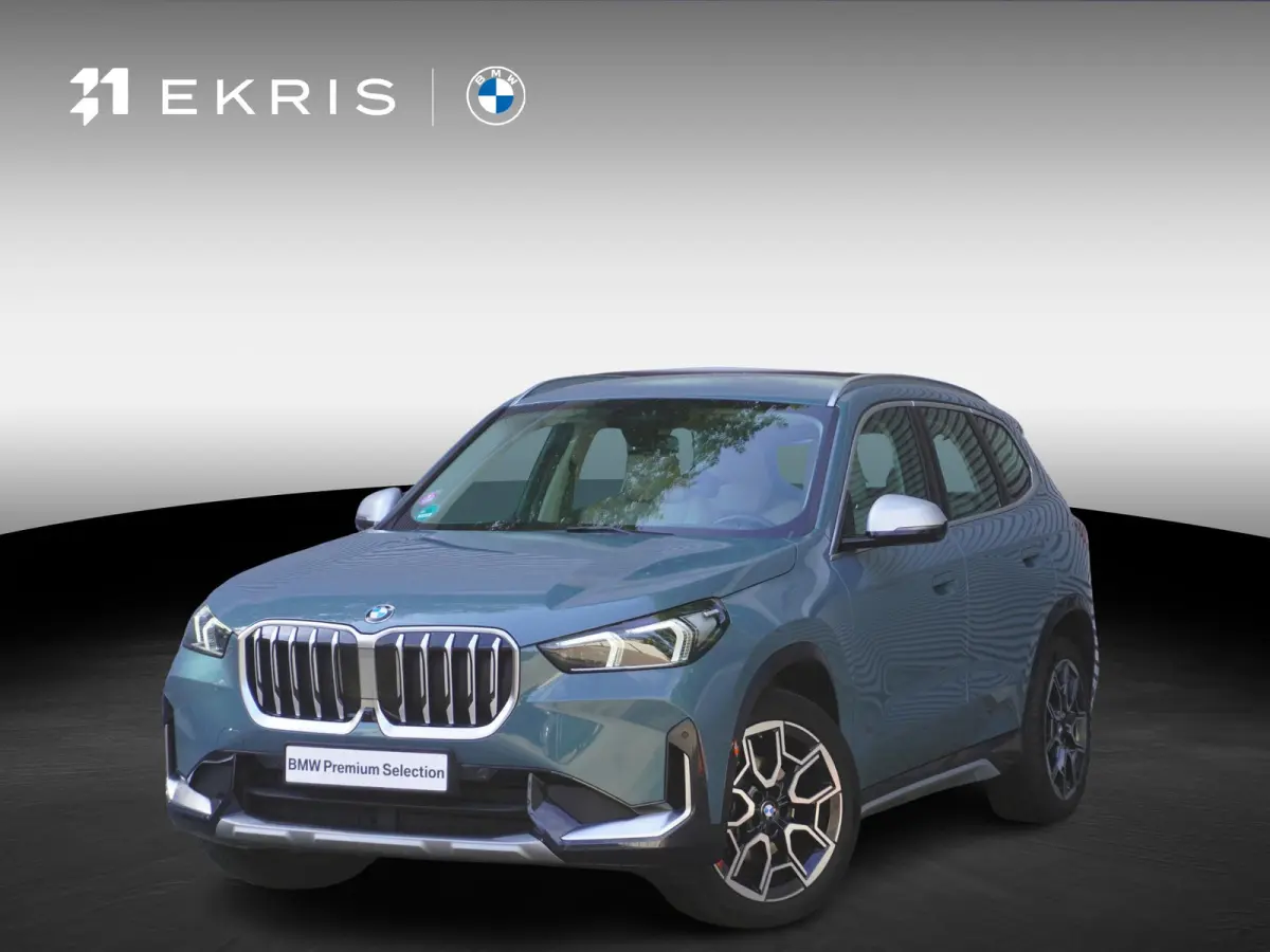 sDrive18i | xLine | Innovation Pack | BMW Head-Up Display | Comfort Access | Voorbereiding Driving Assistant Plus | 19 inch LM Individual V-spaak (Styling 867 I) in Bicolor Midnight Grey | S