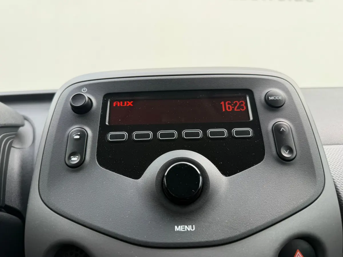 1.0 e-VTi Active AUT | AIRCO| BLUETOOTH| ELEKTRISCH RAMEN VOOR| STUURWIEL MULTIEFUNCTIONEEL