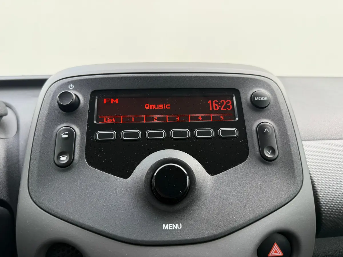 1.0 e-VTi Active AUT | AIRCO| BLUETOOTH| ELEKTRISCH RAMEN VOOR| STUURWIEL MULTIEFUNCTIONEEL