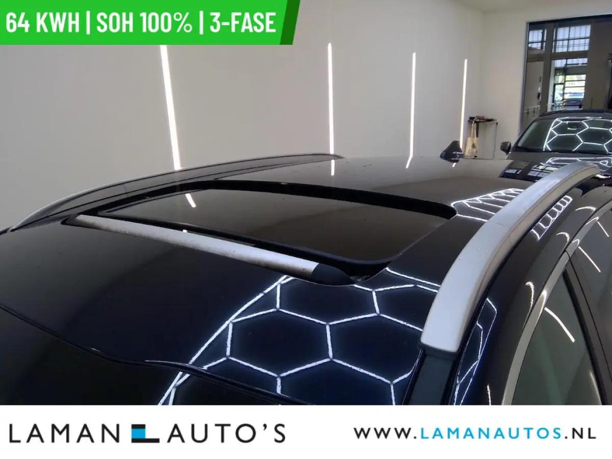 DynamicPlusLine 64 kWh | SOH 100% | 3-fase | Open dak CarPlay ECC Nav ACC 17" LMV LED Camera Metallic | EV Voorschoten