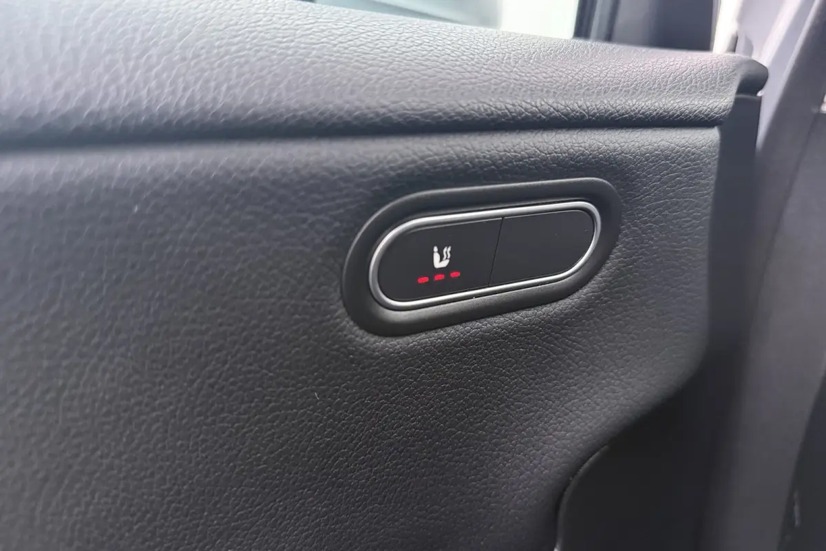 200 164 PK Advantage Camera Carplay Climate Keyless