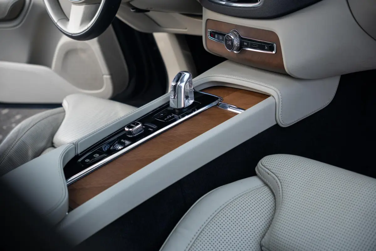 2.0 T8 Twin Engine AWD|Org NL NAP|2e Eig|Inscription|Bowers & Wilkins|Luchtvering|Panoramadak|CarPlay|Full Option|Dealer Onderhouden