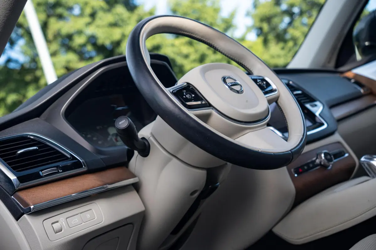 2.0 T8 Twin Engine AWD|Org NL NAP|2e Eig|Inscription|Bowers & Wilkins|Luchtvering|Panoramadak|CarPlay|Full Option|Dealer Onderhouden