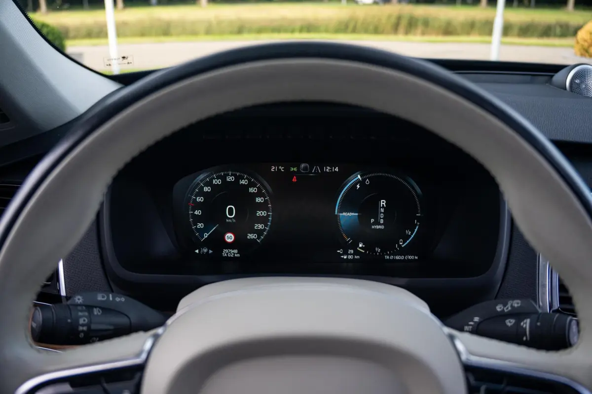 2.0 T8 Twin Engine AWD|Org NL NAP|2e Eig|Inscription|Bowers & Wilkins|Luchtvering|Panoramadak|CarPlay|Full Option|Dealer Onderhouden