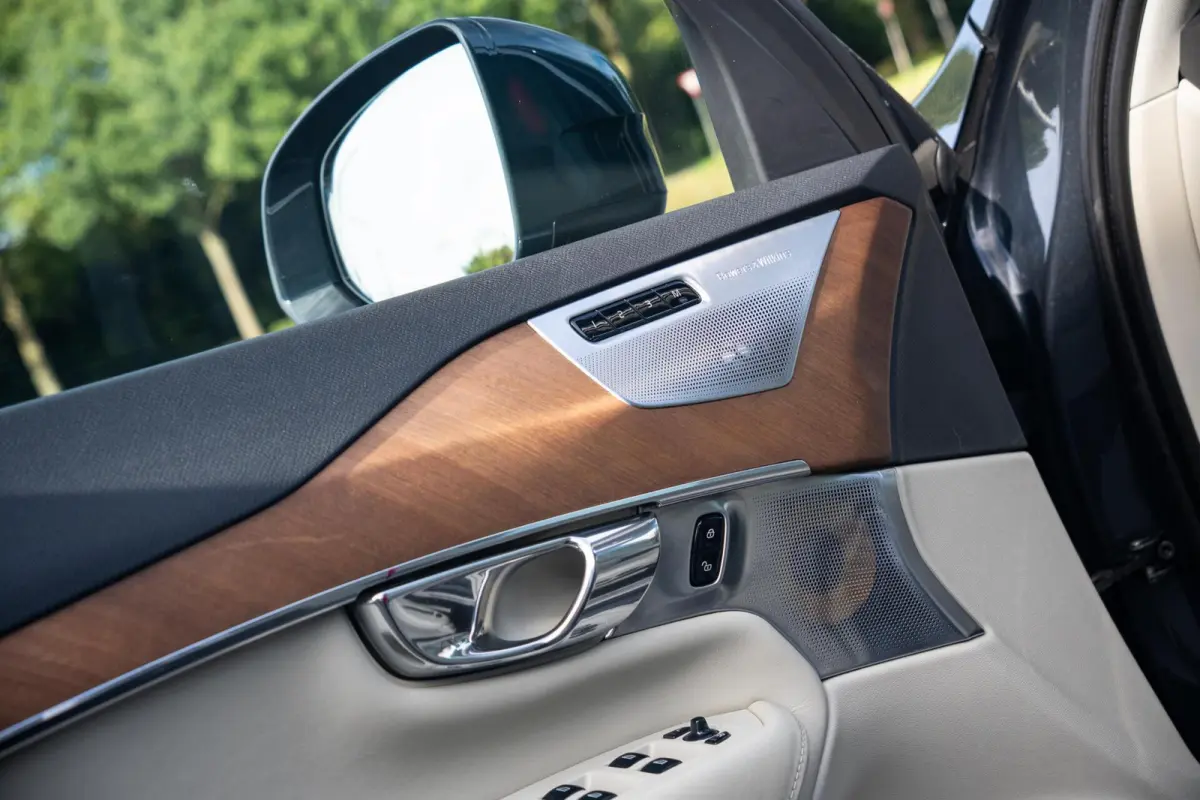 2.0 T8 Twin Engine AWD|Org NL NAP|2e Eig|Inscription|Bowers & Wilkins|Luchtvering|Panoramadak|CarPlay|Full Option|Dealer Onderhouden