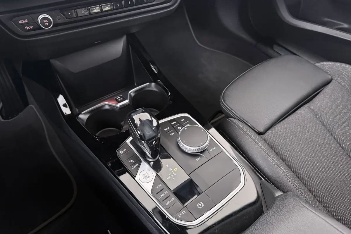 118i Aut. 141 PK Sport Line Adapt. Cruise Carplay Head-Up