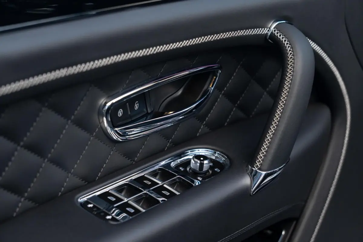 Hybrid Centenary Edition|100 Yr Bentley|Org NL NAP|1ste Eig|Mulliner|Rear Entertainment|Touring Spec