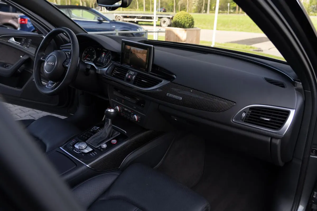4.0 TFSI RS6 Quattro Pro Line Plus|Facelift|Keramisch|Head-Up|SoftClose|Ventilatie|Panoramadak|Dealer Onderhouden