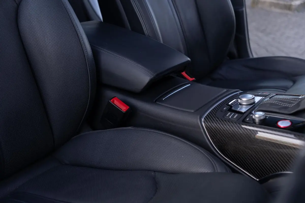 4.0 TFSI RS6 Quattro Pro Line Plus|Facelift|Keramisch|Head-Up|SoftClose|Ventilatie|Panoramadak|Dealer Onderhouden