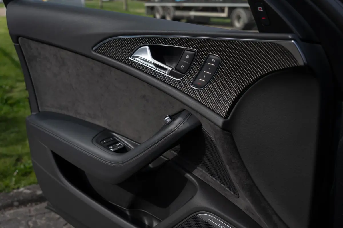 4.0 TFSI RS6 Quattro Pro Line Plus|Facelift|Keramisch|Head-Up|SoftClose|Ventilatie|Panoramadak|Dealer Onderhouden