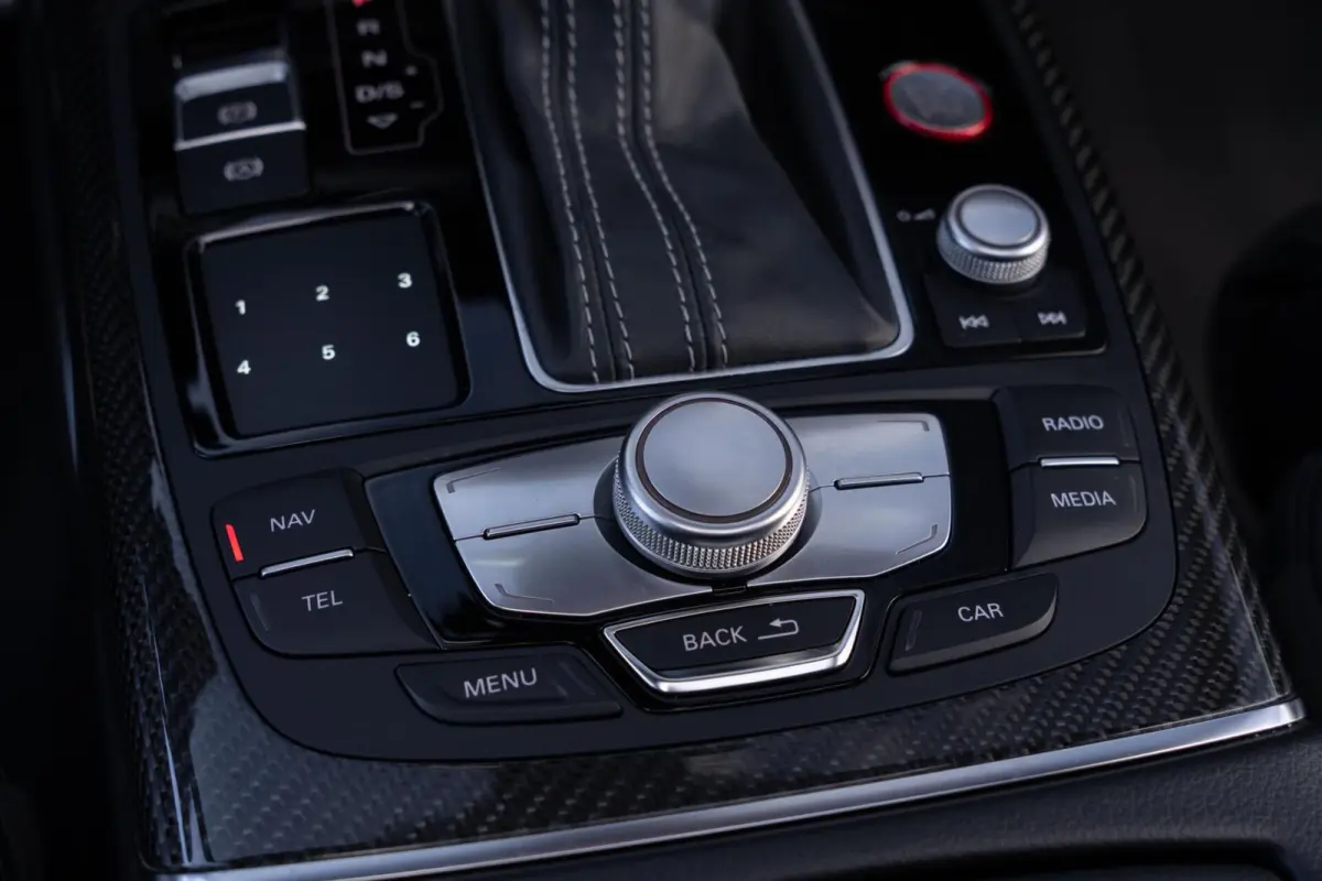 4.0 TFSI RS6 Quattro Pro Line Plus|Facelift|Keramisch|Head-Up|SoftClose|Ventilatie|Panoramadak|Dealer Onderhouden