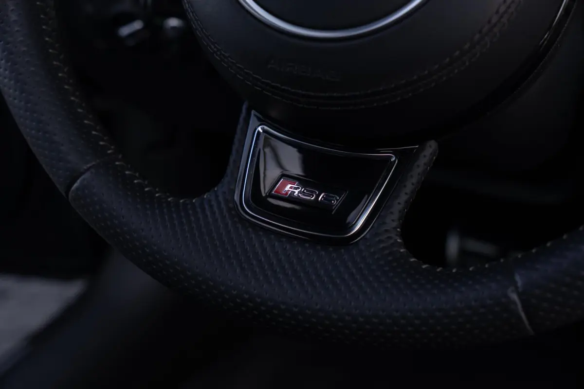 4.0 TFSI RS6 Quattro Pro Line Plus|Facelift|Keramisch|Head-Up|SoftClose|Ventilatie|Panoramadak|Dealer Onderhouden