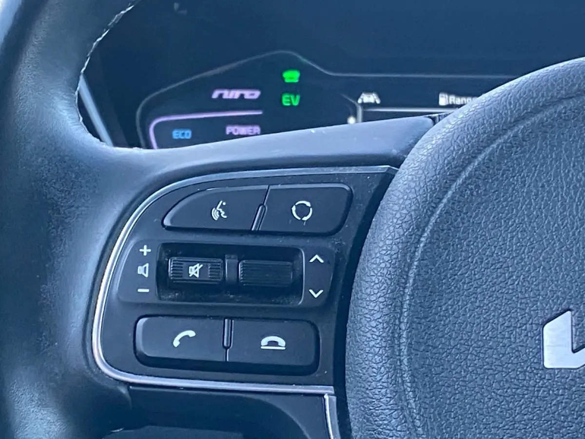 1.6 GDi PHEV DynamicPlusLine | Climate control | Leder | Stoel,- en stuurverwarming | Keyless | Navigatie | Dodehoek detectie | 16 inch LM-velgen | Parkeercamera |