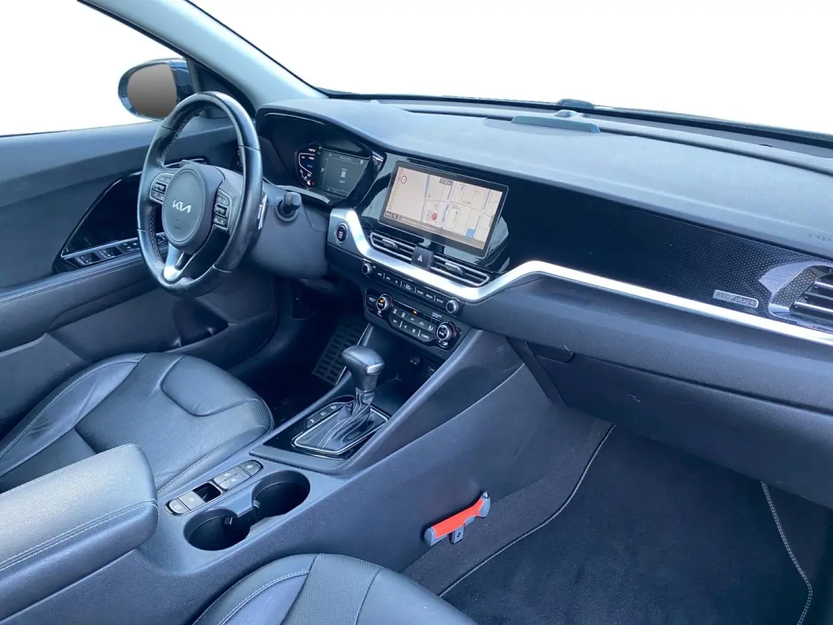 1.6 GDi PHEV DynamicPlusLine | Climate control | Leder | Stoel,- en stuurverwarming | Keyless | Navigatie | Dodehoek detectie | 16 inch LM-velgen | Parkeercamera |
