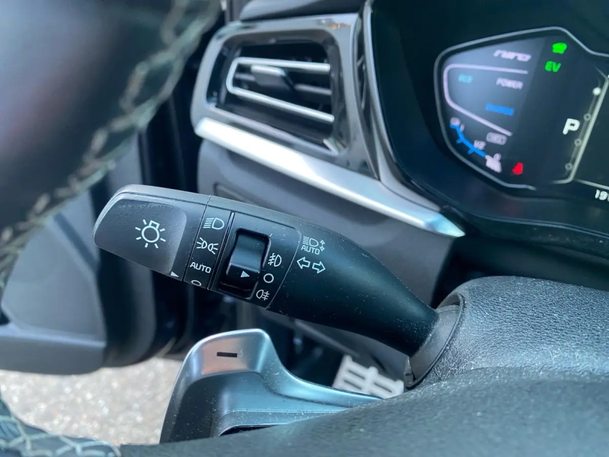 1.6 GDi PHEV DynamicPlusLine | Climate control | Leder | Stoel,- en stuurverwarming | Keyless | Navigatie | Dodehoek detectie | 16 inch LM-velgen | Parkeercamera |